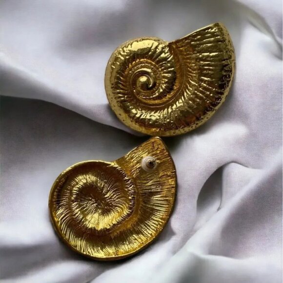 Zara Seashell Gold Earrings - Picture 15 of 16